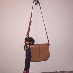 Gap bag crossbody, really cute and comfy